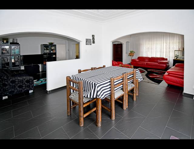 4 BEDROOM HOUSE FOR SALE IN MAYFAIR WEST